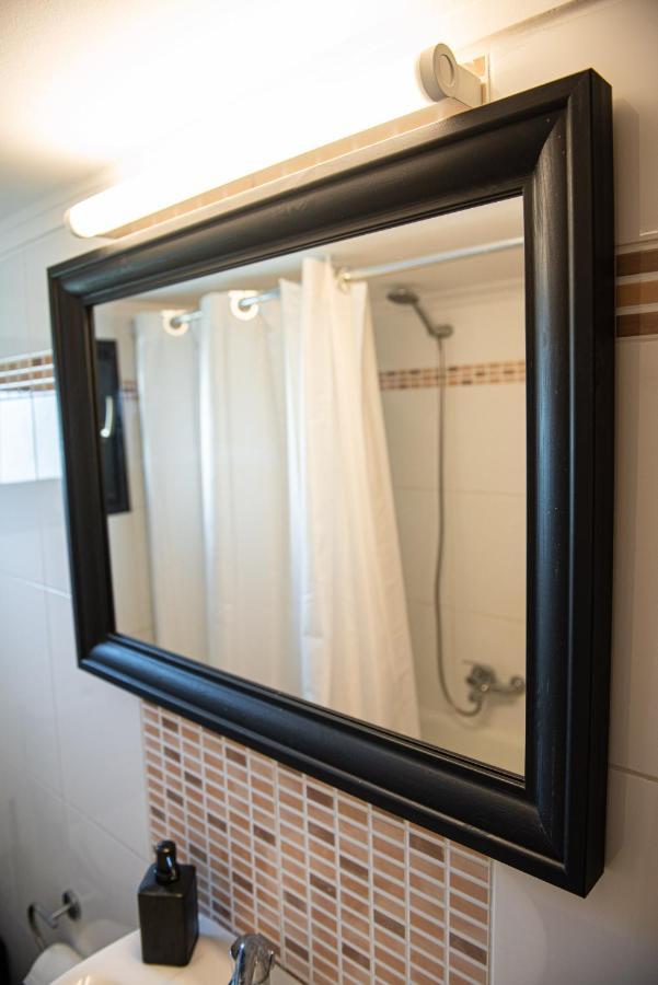 Grand Getaway Suite 300Mts From The Beach Peraia  Exterior photo