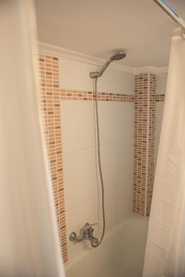 Grand Getaway Suite 300Mts From The Beach Peraia  Exterior photo